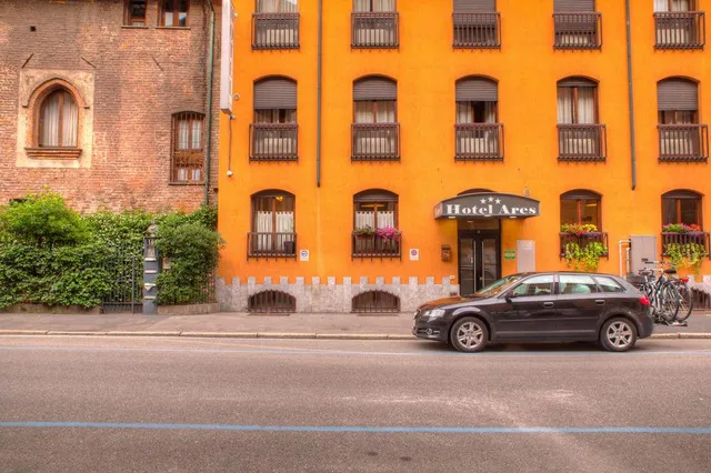 Ares hotel