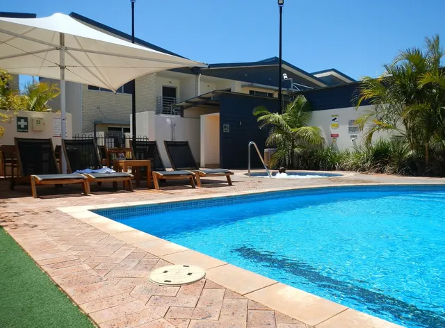 Broadwater Mariner Resort