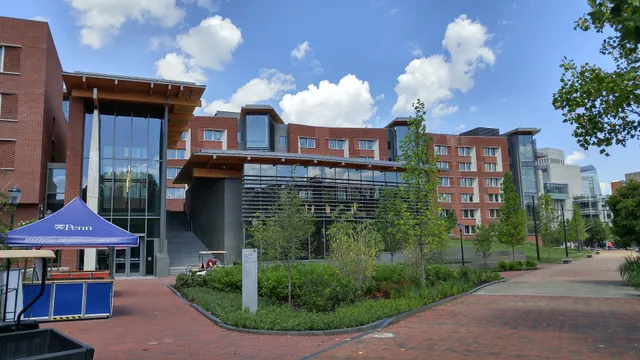 Lauder College House