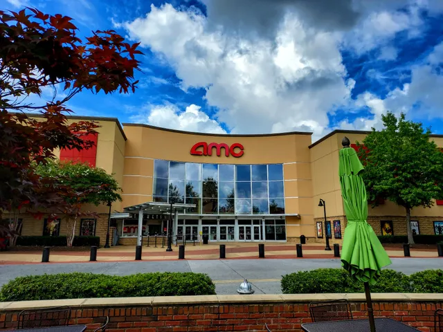 AMC Avenue Forsyth 12