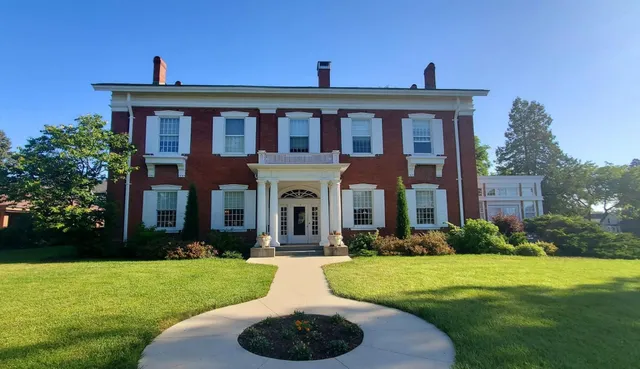 Central Schoolhouse Inn