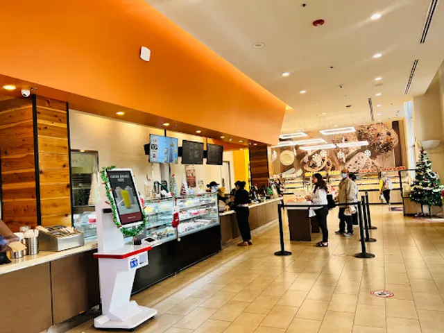 85°C Bakery Cafe - Alhambra