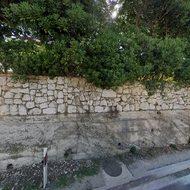 Apartment and Rooms Duja