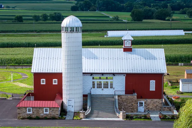 The Barn at Paradise Station