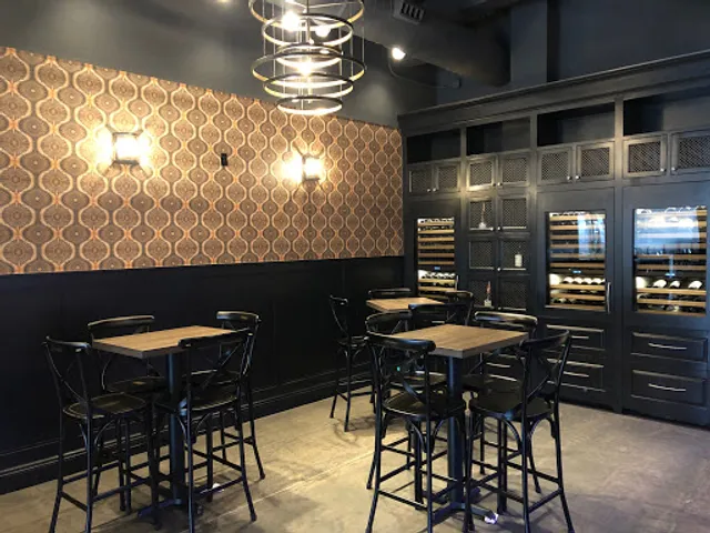 Five13 Liquor Lounge