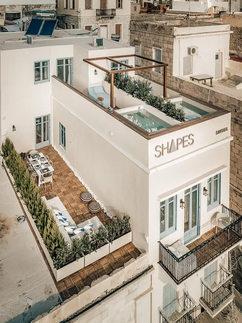 SHAPES LUXURY SUITES