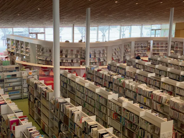 Tonami Shiritsu Tonami Library