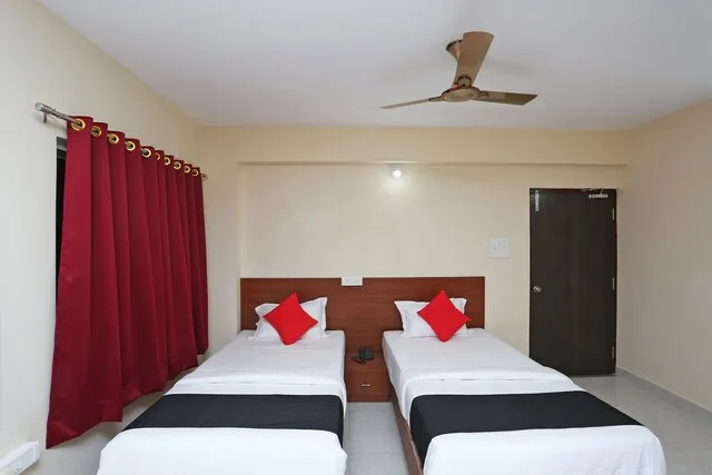 Capital O 37885 Ekamra Inn