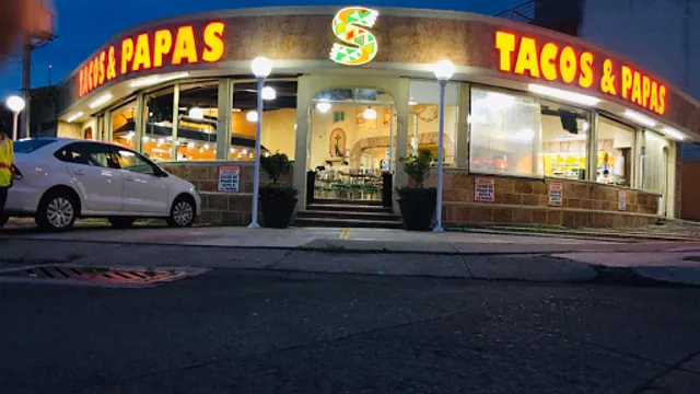 Los Sarapes tacos y papas