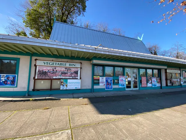 Vegetable Bin(Song's Family Grocery & Polynesian Deli)