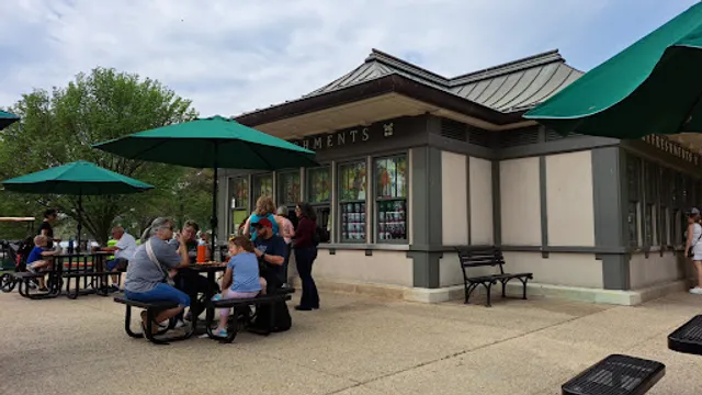 Lincoln Memorial South Retail Refreshments & Gift Shop