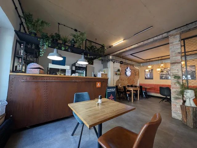 New Port Restaurant & Pierogi