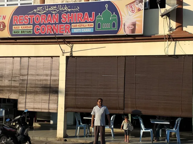 RESTORAN SHIRAJ CORNER