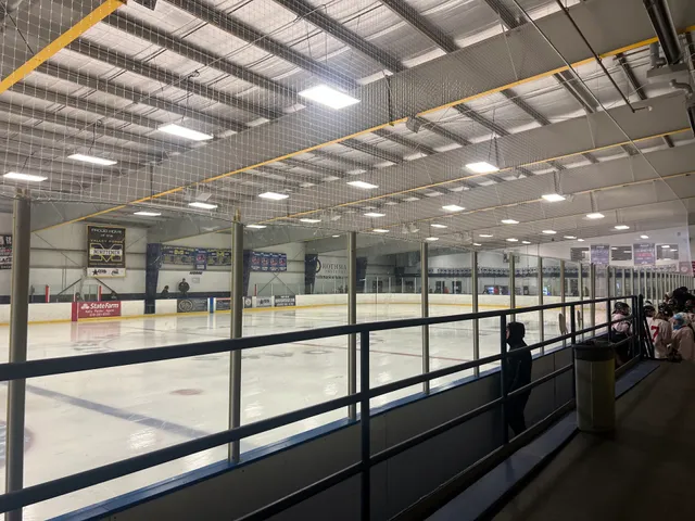 Oaks Center Ice