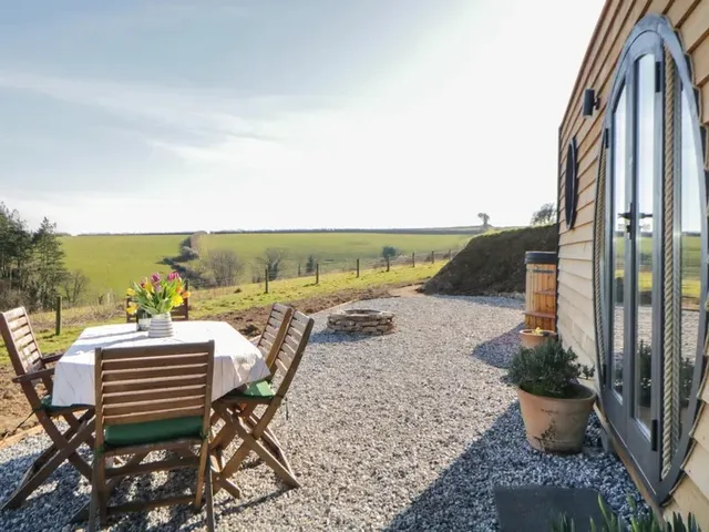 Hidden Hill Devon luxury Glamping with hot tubs