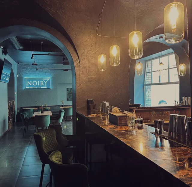 Noir Cocktail Bar