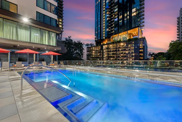 Cambria Hotel Austin Downtown