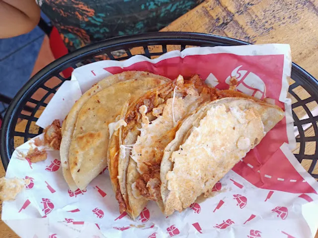 Los Panchos carnes + tacos