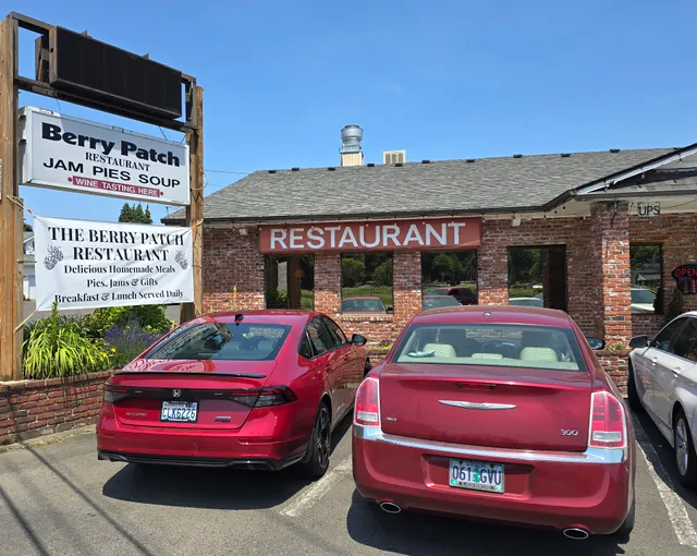 The Berry Patch Pie Machine