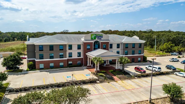 Holiday Inn Express & Suites Hearne by IHG