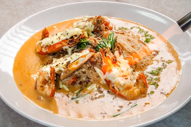 Madam Fish (渔夫人)