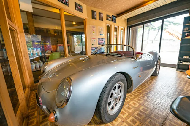 ガレージカフェ レンスポルト