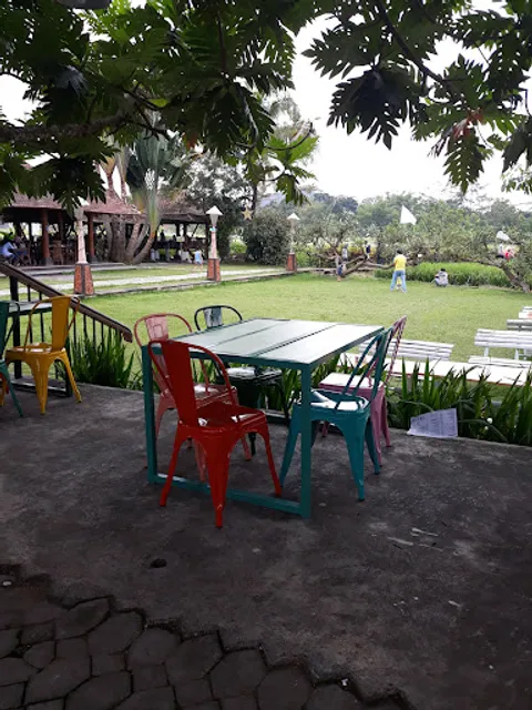 Warung Joglo Bu Rini, Indonesian Restaurant