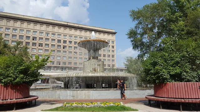 Devichye Polye Square