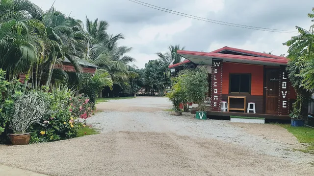 นพเก้ารีสอร์ท hotels ห้องพัก อ.เสริมงาม