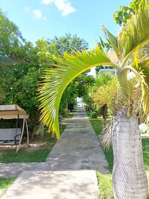 บ้านริมเขาแสมสาร