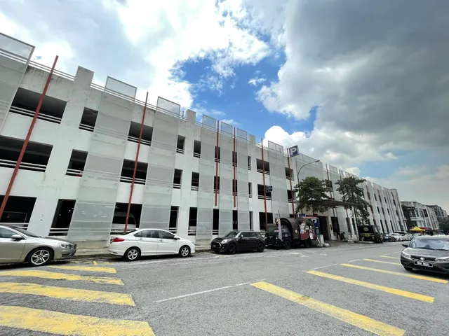 Swing and Pillows @ Sri Petaling