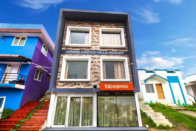 FabExpress Grand Castle Hill Resorts - Hotel in Hollywood Hills, Ooty