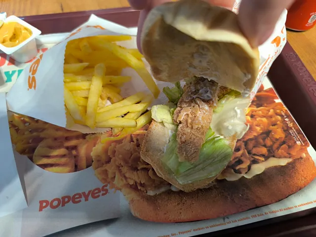Popeyes - İstanbul Airport AVM Şubesi