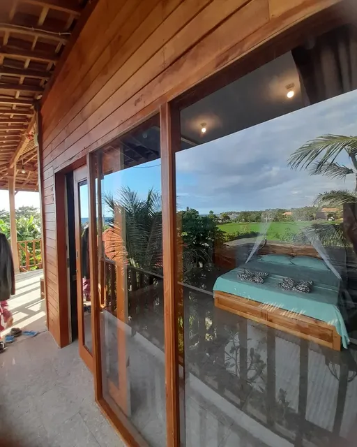 The nyamo SURF & STAY