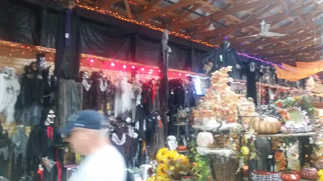 Brock Farms Home & Garden World