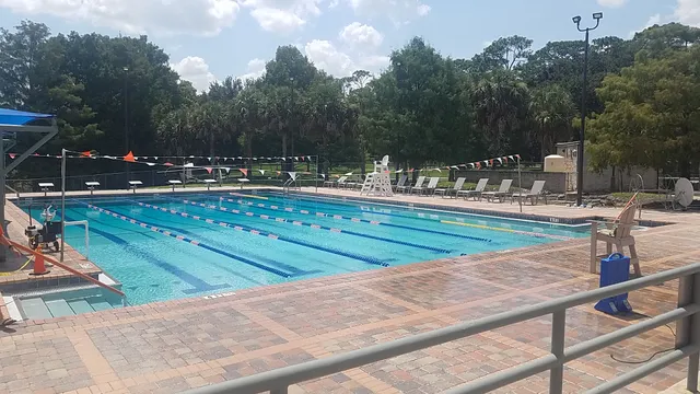 Wadeview Pool