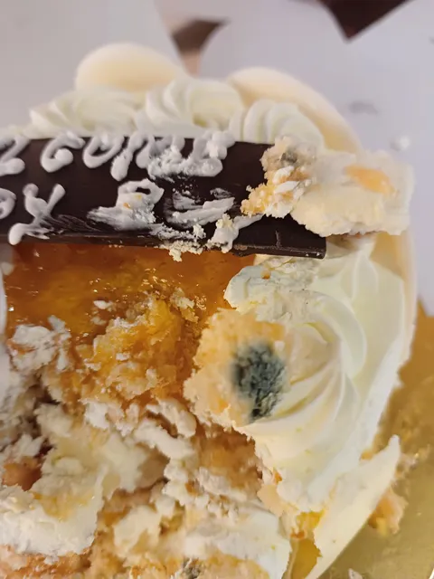 Hangout Cakes & Gourmet Foods