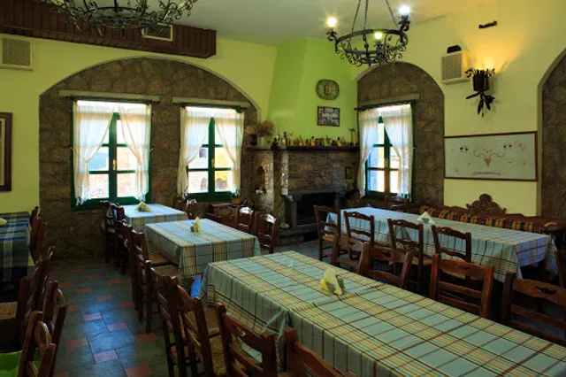 To Asteri - Greek Restaurant and rooms with a view