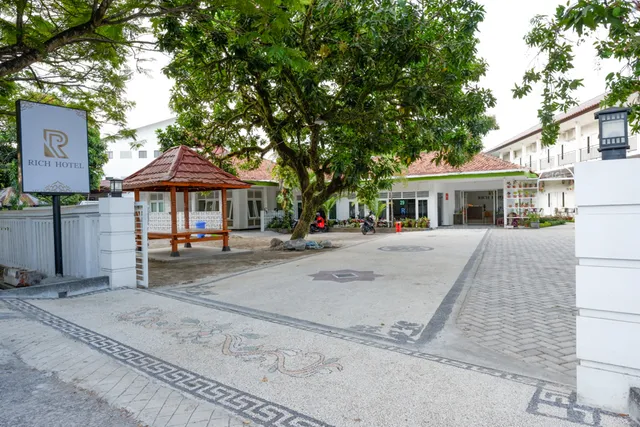 RedDoorz near Mataram University