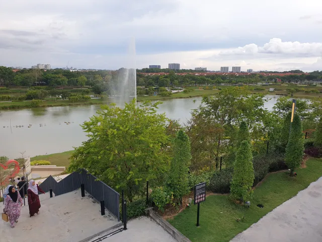 LakePoint Central, Alam Impian