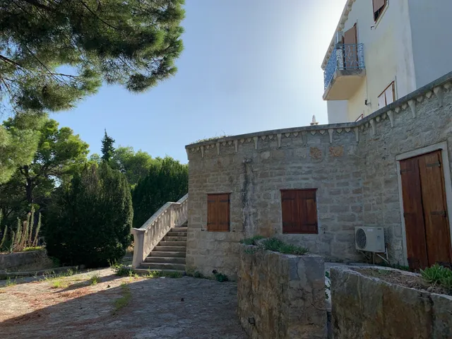 DVORAC “KAŠTIL JELA”