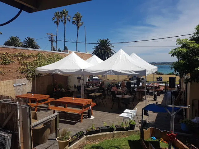 Bermi's Beachside Cafe