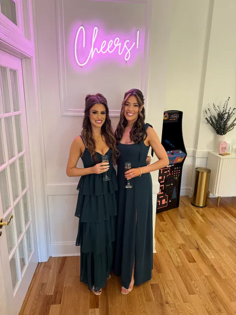 Bronze Age Spray Tanning & Teeth Whitening