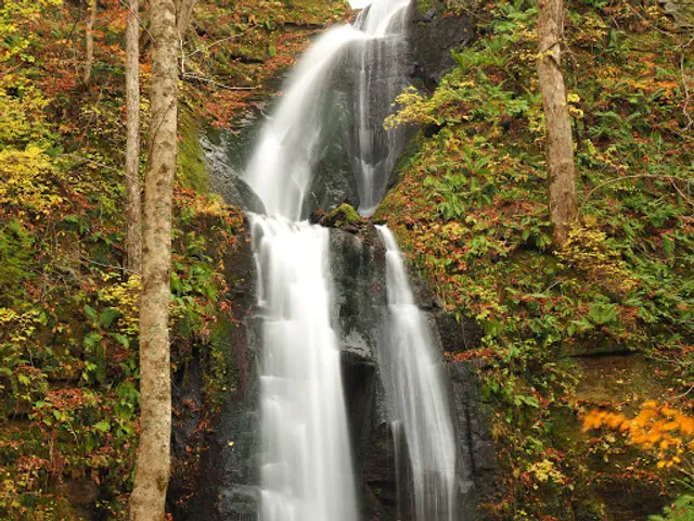 Kumoino Falls