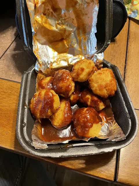 East of Chicago Pizza