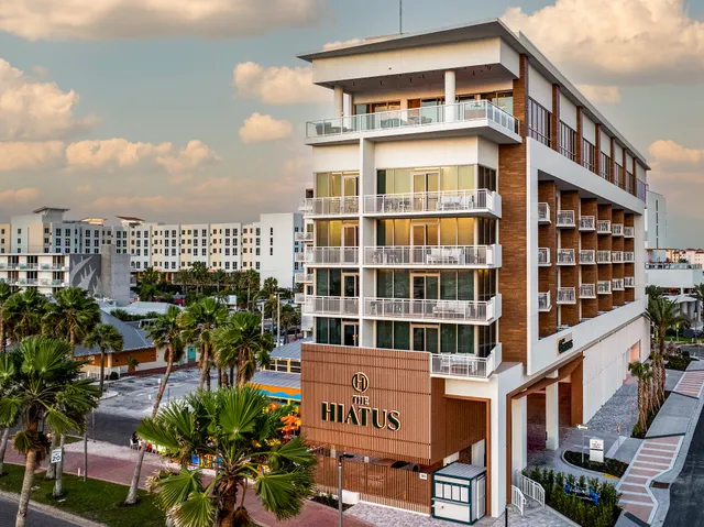 The Hiatus Clearwater Beach, Curio Collection by Hilton