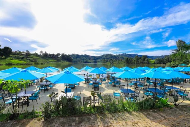 Bunyonyi Safaris Resort