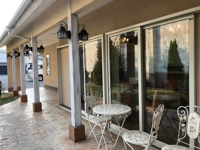 アーリーブルーメル 旭町店