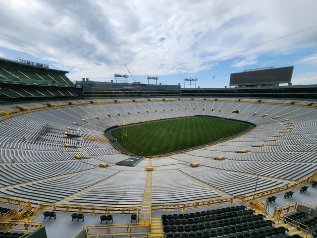 Lambeau Field Stadium Tours