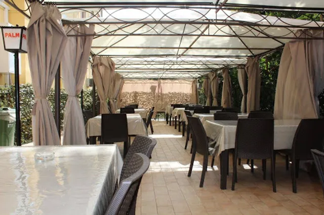 "E' N'ata Cosa Pizzeria Tavola Calda"